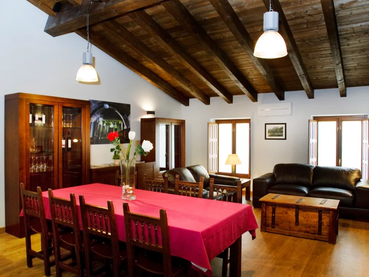 LA CASA DEL VINO